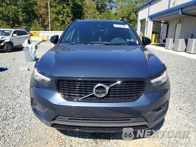 Piąte zdjęcie samochodu w środku: 2022 VOLVO XC40 T5 R-DESIGN VIN:YV4162UM4N2656691 - miniatura