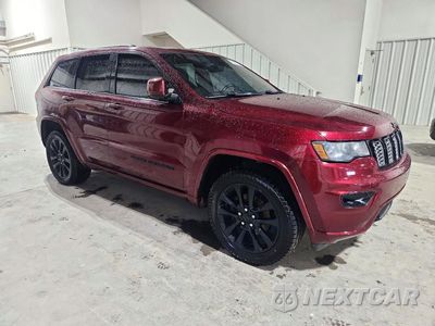 Czwarte zdjęcie samochodu z boku: 2018 JEEP GRAND CHEROKEE LAREDO VIN:1C4RJFAG0JC250955 - miniatura