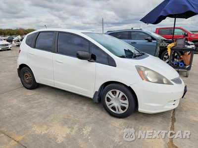 Czwarte zdjęcie samochodu z boku: 2010 HONDA FIT VIN:JHMGE8H26AC037587 - miniatura