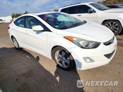 Czwarte zdjęcie samochodu z boku: 2013 HYUNDAI ELANTRA GLS VIN:5NPDH4AE0DH234370 - miniatura