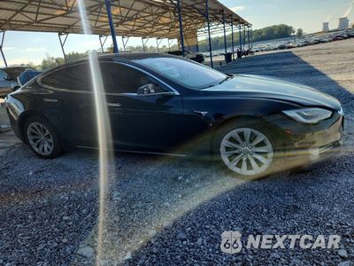 Czwarte zdjęcie samochodu z boku: 2016 TESLA MODEL S VIN:5YJSA1E2XGF168861 - miniatura