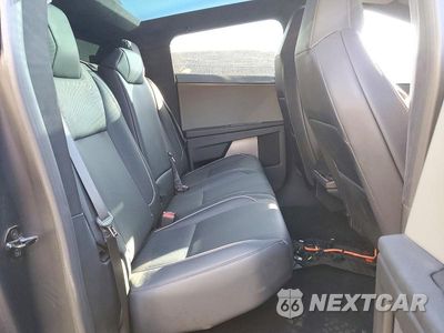 Zdjęcie 10 z 12 samochodu: 2024 TESLA CYBERTRUCK VIN:7G2CEHEE5RA056042 - miniatura