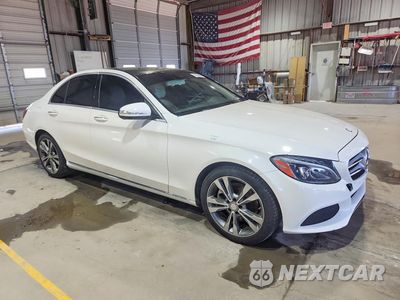 Czwarte zdjęcie samochodu z boku: 2015 MERCEDES-BENZ C 300 4MATIC VIN:55SWF4KB1FU062787 - miniatura