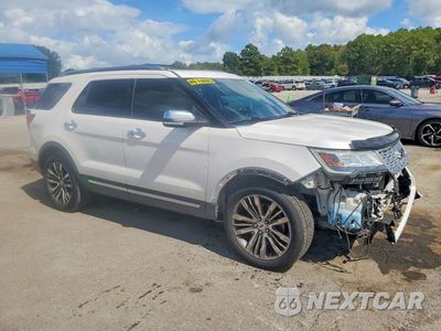 Czwarte zdjęcie samochodu z boku: 2017 FORD EXPLORER PLATINUM VIN:1FM5K8HT7HGB31292 - miniatura