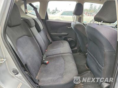 Zdjęcie 10 z 12 samochodu: 2013 HONDA FIT SPORT VIN:JHMGE8H56DC027821 - miniatura