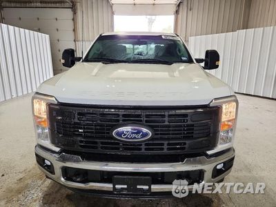 Piąte zdjęcie samochodu w środku: 2023 FORD F250 SUPER DUTY VIN:1FT7W2AT5PEC04050 - miniatura