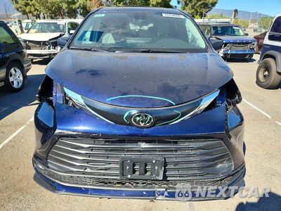 Piąte zdjęcie samochodu w środku: 2026 TOYOTA SIENNA XLE 7-PASSENGER VIN:5TDYRKEC6TS306919 - miniatura