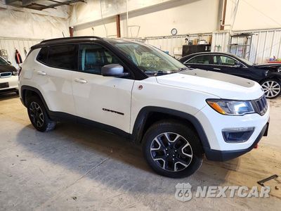 Czwarte zdjęcie samochodu z boku: 2019 JEEP COMPASS TRAILHAWK VIN:3C4NJDDB0KT627678 - miniatura