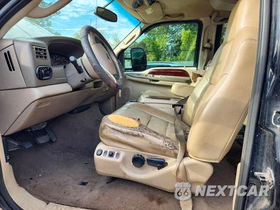 Zdjęcie 7 z 13 samochodu: 2004 FORD EXCURSION LIMITED VIN:1FMNU43S34EA00092 - miniatura