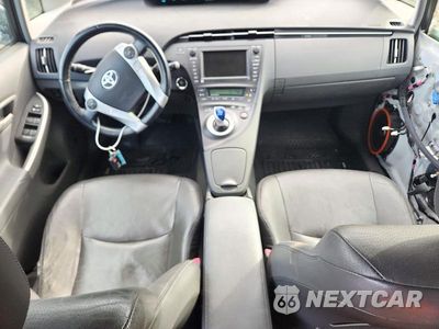 Zdjęcie 8 z 13 samochodu: 2010 TOYOTA PRIUS V VIN:JTDKN3DU9A0042564 - miniatura