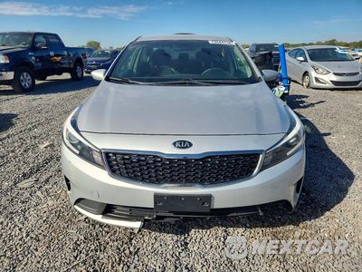 Piąte zdjęcie samochodu w środku: 2017 KIA FORTE LX VIN:3KPFK4A77HE027061 - miniatura