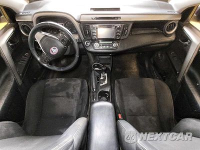 Zdjęcie 8 z 13 samochodu: 2018 TOYOTA RAV4 XLE VIN:2T3RFREV6JW713495 - miniatura