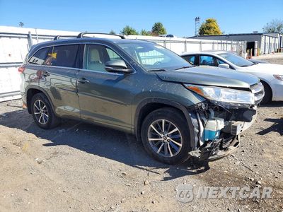 Czwarte zdjęcie samochodu z boku: 2018 TOYOTA HIGHLANDER XLE VIN:5TDJZRFH2JS805654 - miniatura