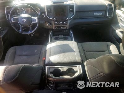 Zdjęcie 8 z 13 samochodu: 2021 RAM 1500 BIG HORN/LONE STAR VIN:1C6SRFFT1MN533591 - miniatura