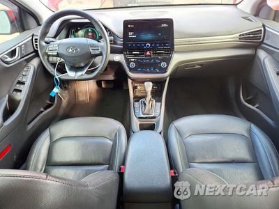 Zdjęcie 8 z 13 samochodu: 2021 HYUNDAI IONIQ LIMITED VIN:KMHC05LC2MU255162 - miniatura