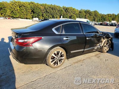 Trzecie zdjęcie samochodu z tyłu: 2017 NISSAN ALTIMA 2.5 SR VIN:1N4AL3AP4HC116701 - miniatura