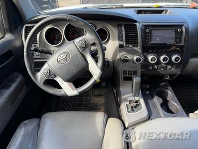 Zdjęcie 9 z 14 samochodu: 2014 TOYOTA SEQUOIA SR5 VIN:5TDBY5G10ES100388 - miniatura