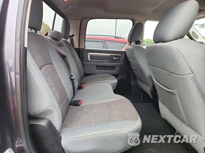 Zdjęcie 10 z 12 samochodu: 2017 RAM 1500 SLT VIN:1C6RR7TT3HS602538 - miniatura