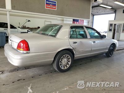 Trzecie zdjęcie samochodu z tyłu: 2003 FORD CROWN VICTORIA VIN:2FAFP73W23X212733 - miniatura