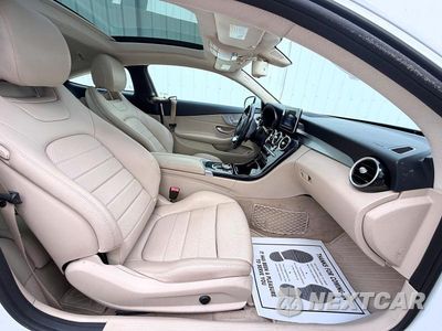 Piąte zdjęcie samochodu w środku: 2017 MERCEDES-BENZ C 300 VIN:WDDWJ4JB2HF409257 - miniatura
