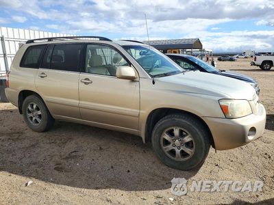Czwarte zdjęcie samochodu z boku: 2005 TOYOTA HIGHLANDER BASE VIN:JTEGP21A450044695 - miniatura