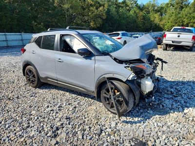 Czwarte zdjęcie samochodu z boku: 2022 NISSAN KICKS SR VIN:3N1CP5DV7NL472754 - miniatura