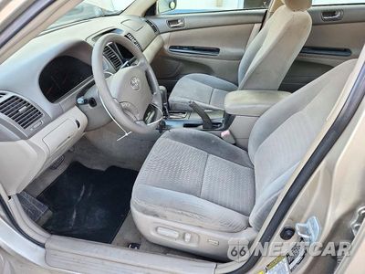 Zdjęcie 7 z 12 samochodu: 2005 TOYOTA CAMRY LE VIN:4T1BE30KX5U075068 - miniatura