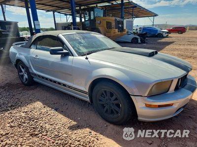 Czwarte zdjęcie samochodu z boku: 2005 FORD MUSTANG VIN:1ZVFT84NX55213728 - miniatura
