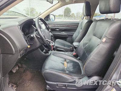 Zdjęcie 7 z 13 samochodu: 2016 MITSUBISHI OUTLANDER SE VIN:JA4AD3A31GZ022558 - miniatura