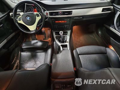 Zdjęcie 8 z 12 samochodu: 2006 BMW 325 I VIN:WBAVB13506PS64927 - miniatura