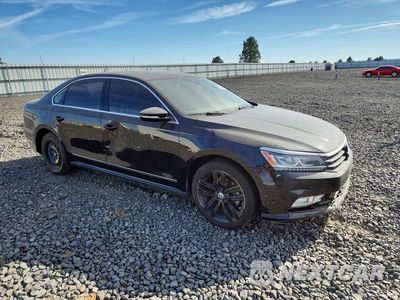 Czwarte zdjęcie samochodu z boku: 2017 VOLKSWAGEN PASSAT SEL PREMIUM VIN:1VWCM7A33HC080498 - miniatura