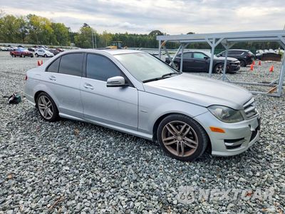 Czwarte zdjęcie samochodu z boku: 2012 MERCEDES-BENZ C 250 VIN:WDDGF4HB3CR221169 - miniatura