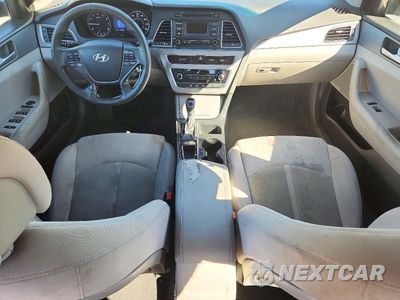 Zdjęcie 8 z 12 samochodu: 2017 HYUNDAI SONATA SE VIN:5NPE24AF4HH513888 - miniatura