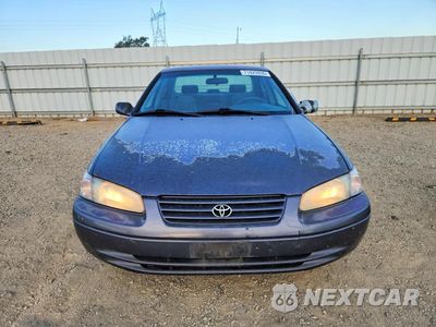 Piąte zdjęcie samochodu w środku: 1999 TOYOTA CAMRY LE VIN:4T1BG22K4XU499687 - miniatura