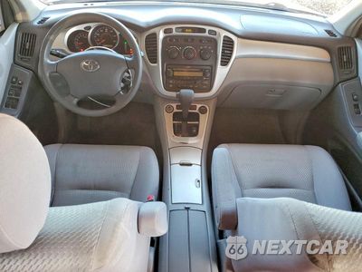 Zdjęcie 8 z 12 samochodu: 2007 TOYOTA HIGHLANDER BASE VIN:JTEEP21A270221433 - miniatura