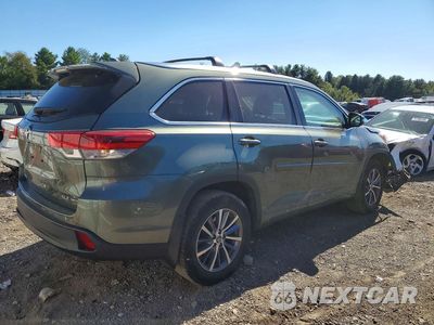 Trzecie zdjęcie samochodu z tyłu: 2018 TOYOTA HIGHLANDER XLE VIN:5TDJZRFH2JS805654 - miniatura