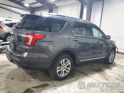 Trzecie zdjęcie samochodu z tyłu: 2018 FORD EXPLORER XLT VIN:1FM5K8D84JGB82854 - miniatura