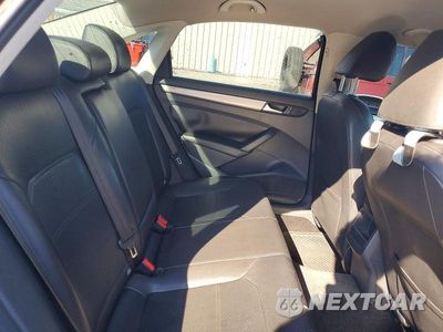 Zdjęcie 10 z 12 samochodu: 2015 VOLKSWAGEN PASSAT S VIN:1VWAS7A32FC106082 - miniatura