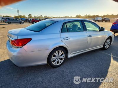 Trzecie zdjęcie samochodu z tyłu: 2011 TOYOTA AVALON BASE VIN:4T1BK3DB9BU421559 - miniatura