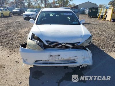 Piąte zdjęcie samochodu w środku: 2005 TOYOTA CAMRY LE VIN:4T1BE30K65U616441 - miniatura