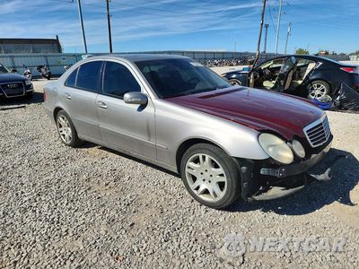 Czwarte zdjęcie samochodu z boku: 2004 MERCEDES-BENZ E 320 VIN:WDBUF65J24A425576 - miniatura