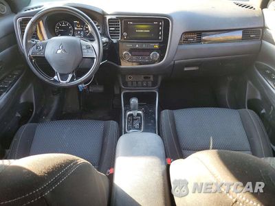 Zdjęcie 8 z 13 samochodu: 2018 MITSUBISHI OUTLANDER SE VIN:JA4AZ3A35JZ018294 - miniatura
