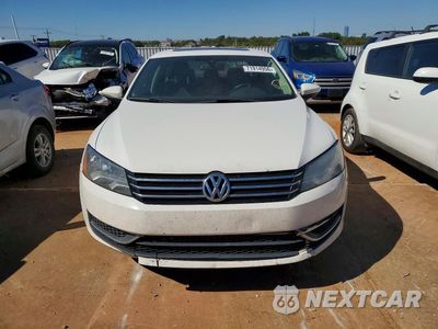 Piąte zdjęcie samochodu w środku: 2012 VOLKSWAGEN PASSAT SE VIN:1VWBP7A39CC033942 - miniatura