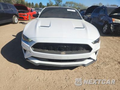 Piąte zdjęcie samochodu w środku: 2021 FORD MUSTANG VIN:1FA6P8TH8M5127437 - miniatura
