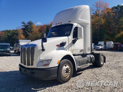 2018 PETERBILT 579 SEMI TRUCK 1XPBA48X0JD477583 - główne zdjęcie licytacji z USA - miniatura