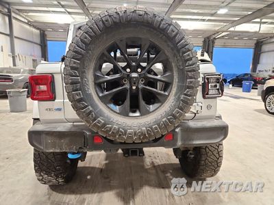 Zdjęcie 6 z 12 samochodu: 2022 JEEP WRANGLER UNLIMITED SAHARA 4XE VIN:1C4JJXP69NW153520 - miniatura