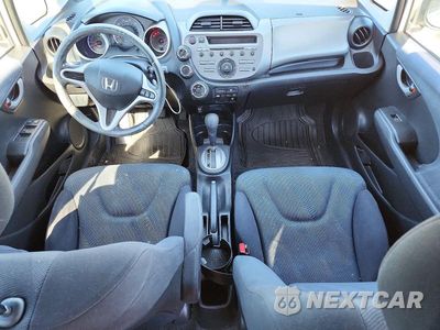 Zdjęcie 8 z 12 samochodu: 2010 HONDA FIT SPORT VIN:JHMGE8H44AC030431 - miniatura