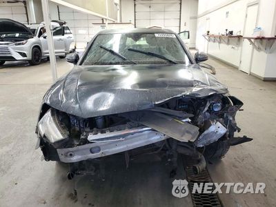 Piąte zdjęcie samochodu w środku: 2017 AUDI A4 PREMIUM VIN:WAUANAF44HN016283 - miniatura