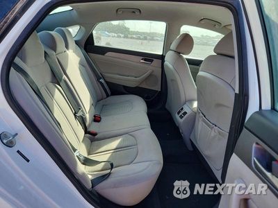 Zdjęcie 10 z 12 samochodu: 2019 HYUNDAI SONATA SEL VIN:5NPE34AF1KH748625 - miniatura