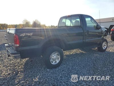 Trzecie zdjęcie samochodu z tyłu: 2003 FORD F250 SUPER DUTY VIN:1FTNF21L83EA67610 - miniatura